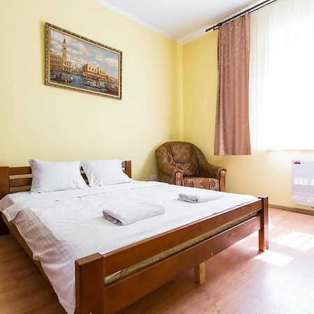 לבוב Квартира В Центрі Подобово На Вулиці Коперника 26 Біля Палацу Мистецтв מראה חיצוני תמונה